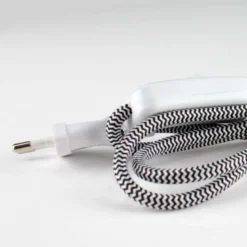 Cable textil con interruptor y enchufe, 2x0,75mm, 2m, negro-blanco
