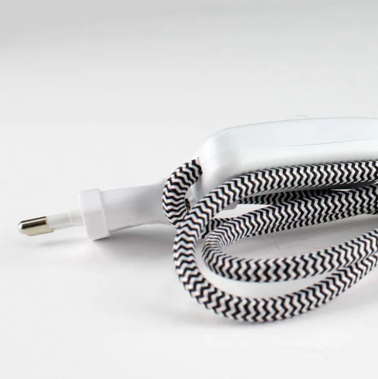 Cable textil con interruptor y enchufe, 2x0,75mm, 2m, negro-blanco